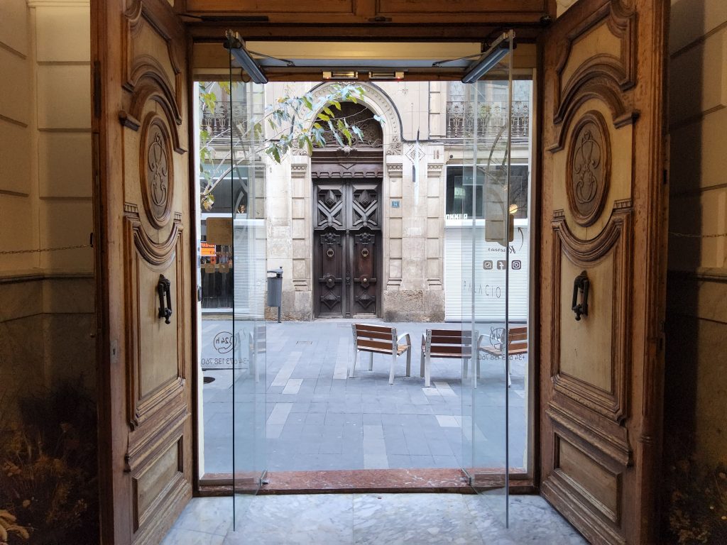 Puerta_Automática_batiente_Aprimatic