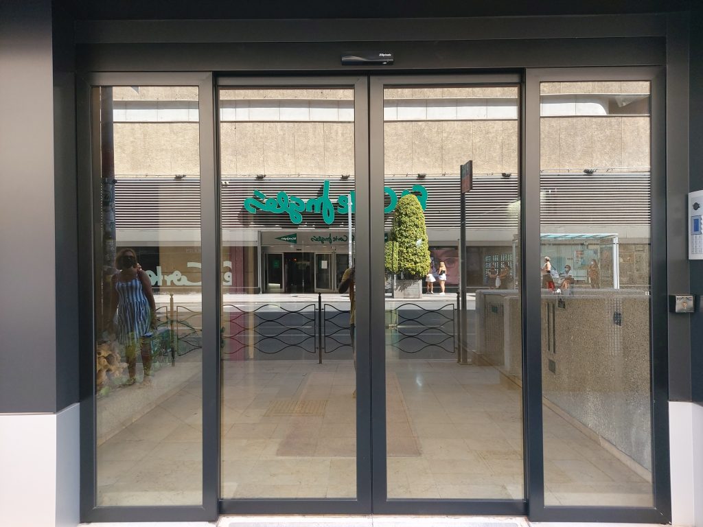 Puerta_Automatica_corredera_cristal_aprimatic